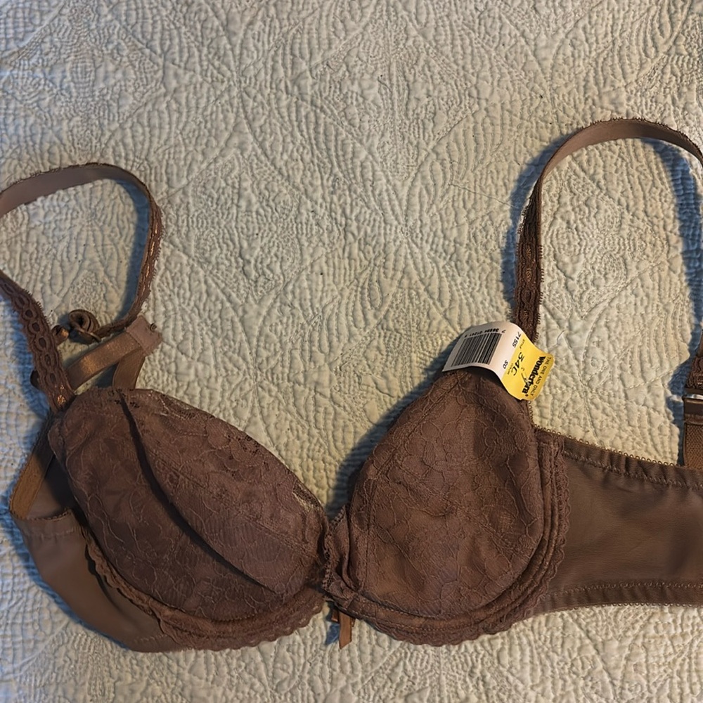 Wonderbra. NWT. 34C